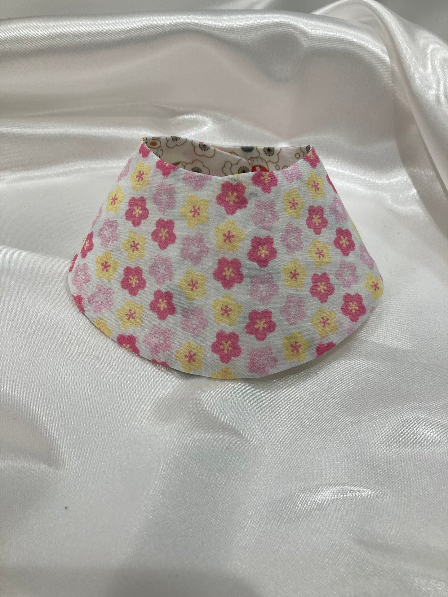 松竹梅と可愛い白うさぎのビッグスタイ