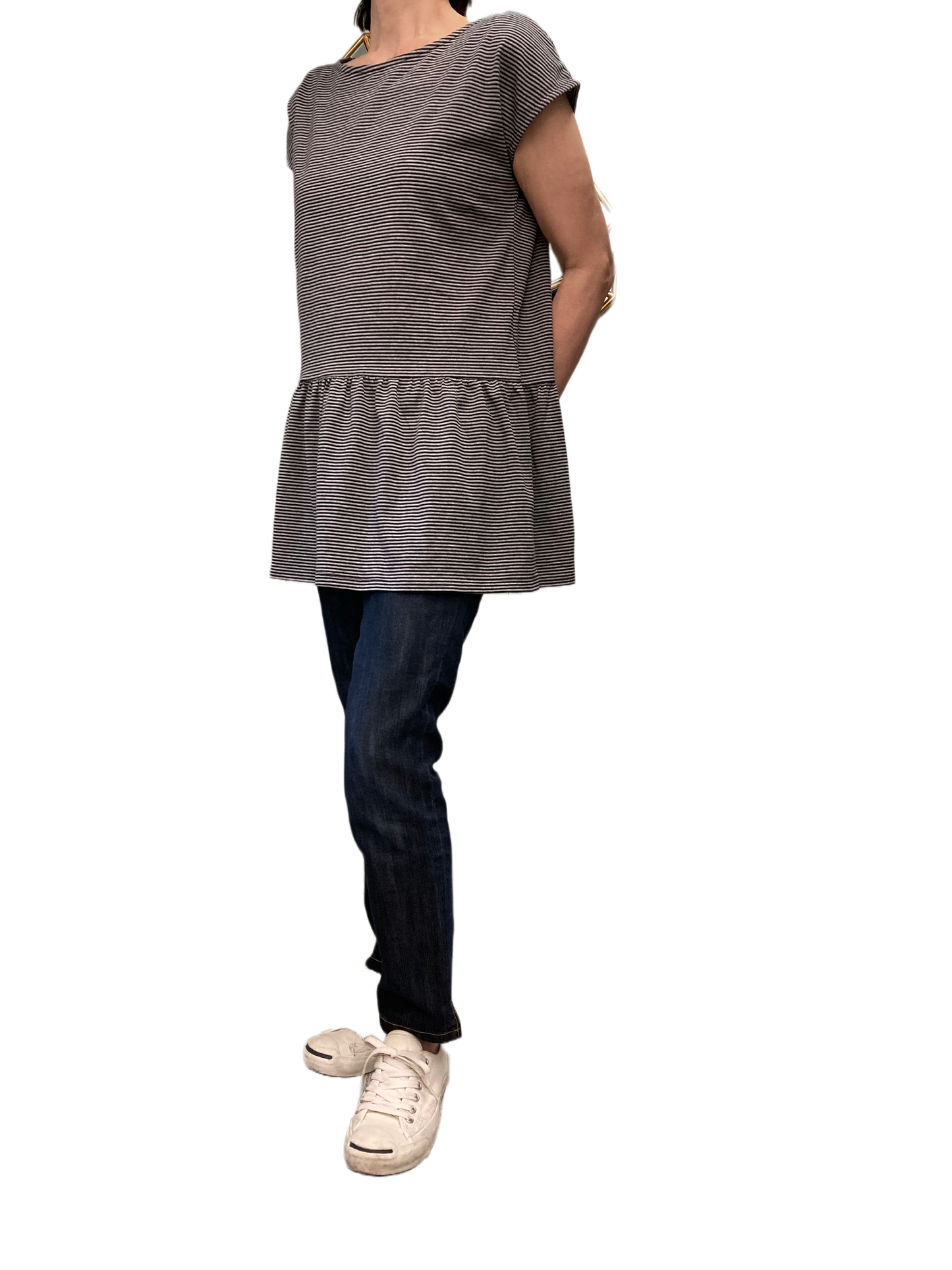 ワクワク親子コーデのカットソー 品よく可愛い大人女子の裾フレアTシャツとaiboちゃんのサマースタイルタンクトップ&ホットパンツ(上下)